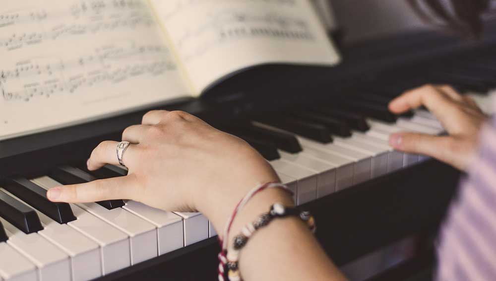 Apprendre le piano seul : guide complet
